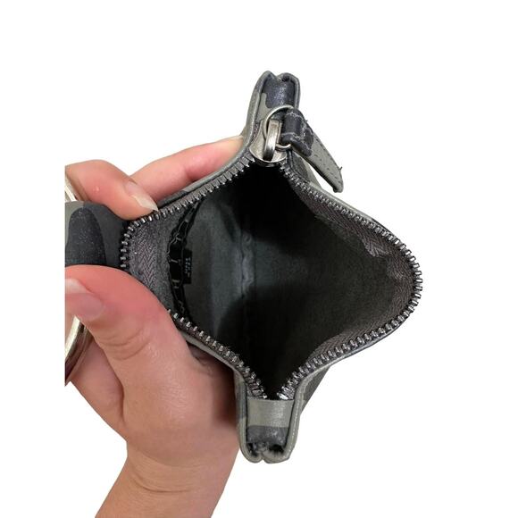 Kim White Women's Round Chain‎ Camouflage Gray Coin Purse - Picture 5 of 5